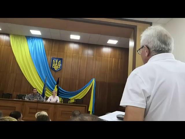 Володимир Карплюк обізвав місцевих “чмошниками”