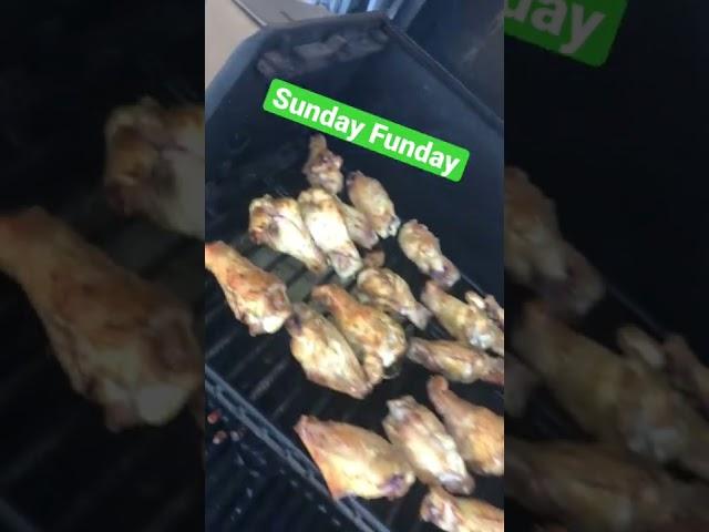 #sundayfunday #bbq #chickenwings #grilling #masterbuilt1050 #kosmosq #smoker #chicken #grill