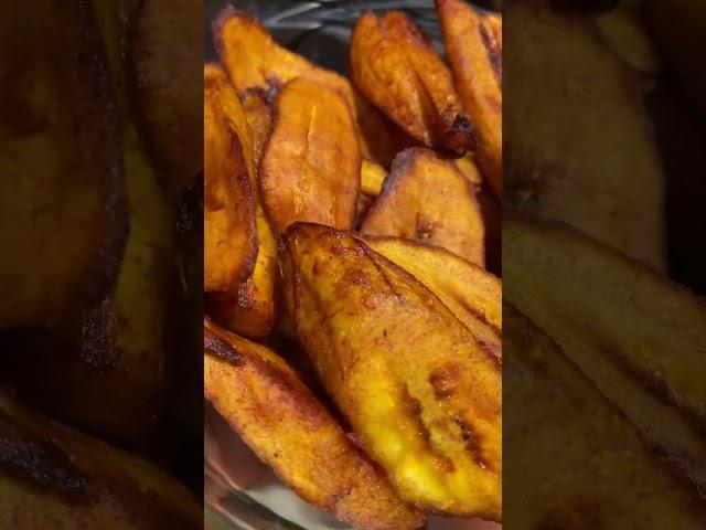 Golden brown plantain #shortsfeed #shortsyoutube #food #foodblogger #foodlover #shortsvideo