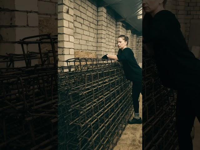 Не думай слишком много, просто делай то, что делает тебя счастливым #йогаонлайн #гараж #стройка #дом