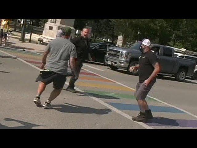 Tense moment between CUPE protestors, driver in London, Ont.