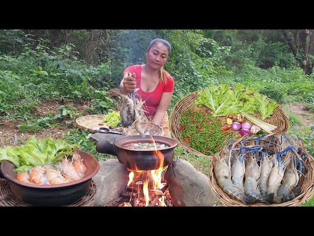 Lobster soup tasty for dinner, Eating delicious - Survival cooking in forest