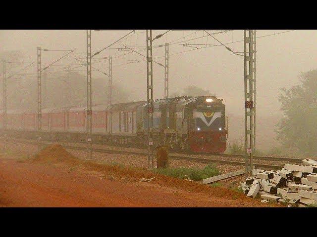 Rajdhani Express through Widespread Dust | 22 coach Diesel Rajdhani