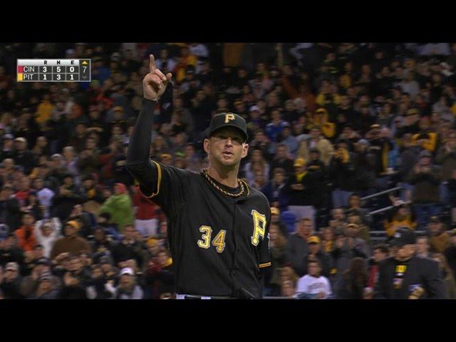 CIN@PIT: Burnett fans nine in final start of season