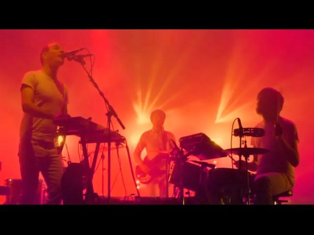 CARIBOU - Can't Do Without You (Live At Brixton Academy 2015)