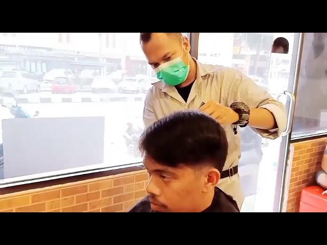 Potong rambut rapi dan elegan