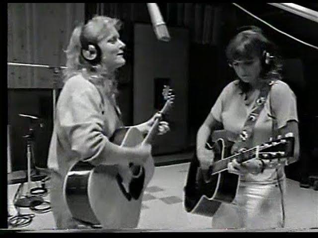 indigo girls: 1991-10-23: nomads*indians*saints - bits and pieces with the indigo girls