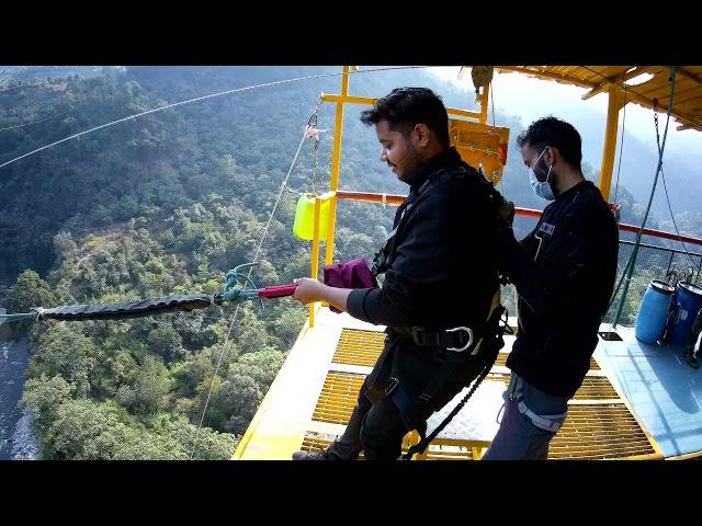 Breath taking Giant Swing in Rishikesh at Jumpin Heights.