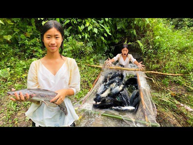 Orphan girl builds ancient fish traps to harvest fish for sale