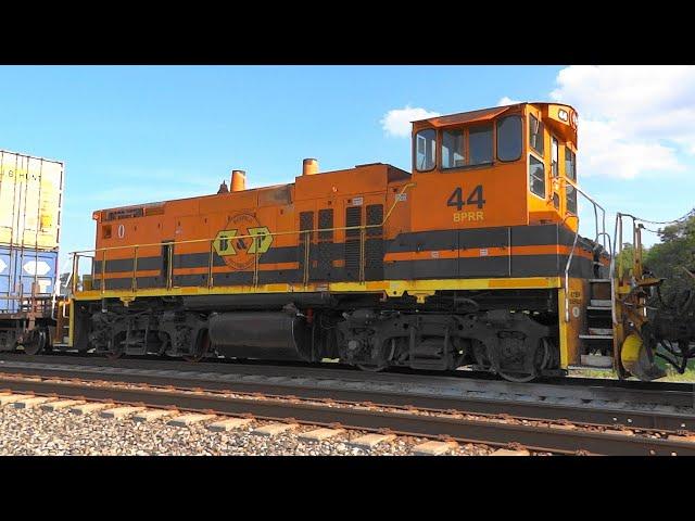 CSX Train Hauls a 50 Year Old EMD Switcher