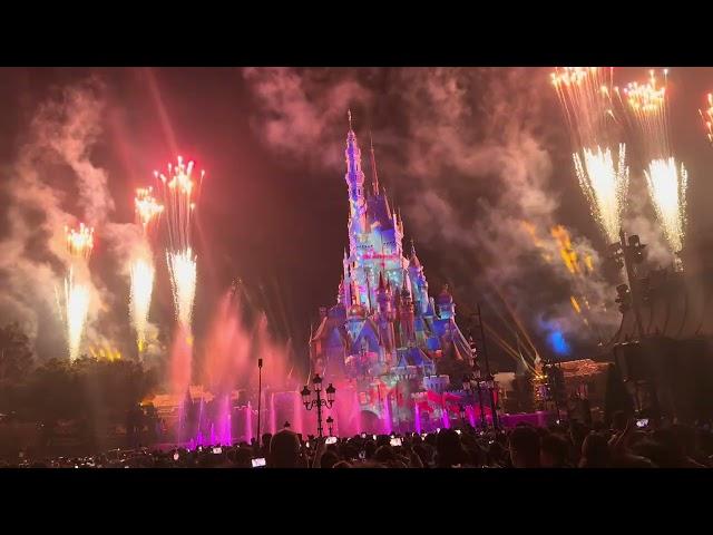 Momentous Fireworks at Hong Kong Disneyland