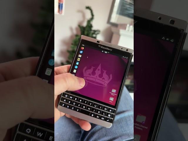 Ubuntu 24.04 on the #blackberry passport feels pretty smooth #ubuntu #linux # #smartphone