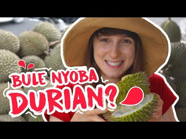 Bule Pertama Kali Makan DURIAN - Globe in the Hat #10 - INDONESIA