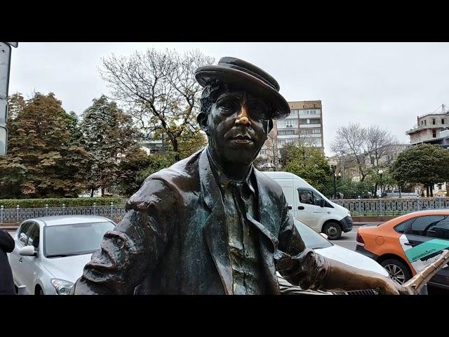 Цирк Никулина на цветном бульваре.##Торопышка Гаррич.