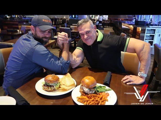 Javier Vs  Chef Soto - El Reto de Hacer el Hamburger - Vlog #17