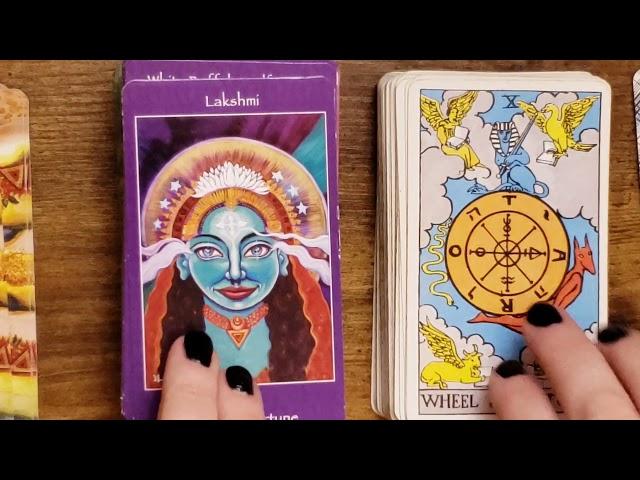 Mythical Goddess Tarot by Sage Holloway "UNBOXING"