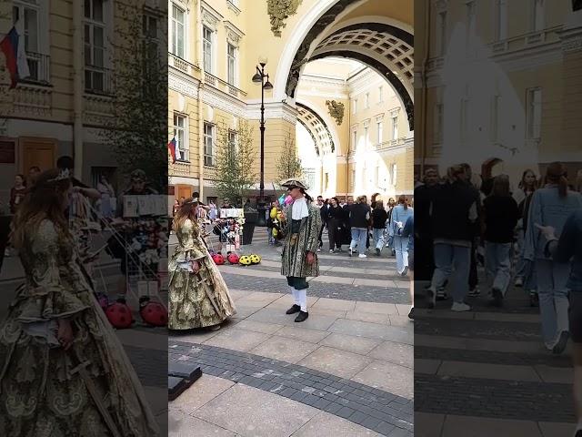 ️ Машина времени Питер сегодня...Смешение веков, времен-это возможно! Миру мира добра любви!
