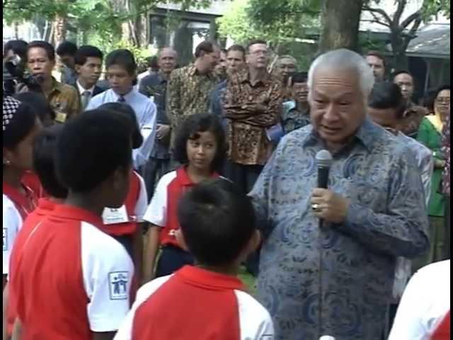 Temu Wicara Presiden Soeharto pada Hari Anak Nasional di Istana 13-07-1994