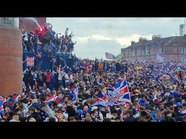 THE TITLE PARTY - RANGERS FANS TAKE OVER GLASGOW