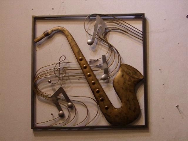 37Decor : Wall Art - Metal แซ็กโซโฟนกับเสียงเพลง Melodic Saxophone  ขนาด 50x50 ซม.