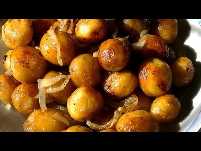 Молоденькая жареная картошечка. Это очень вкусно/Young fried potatoes