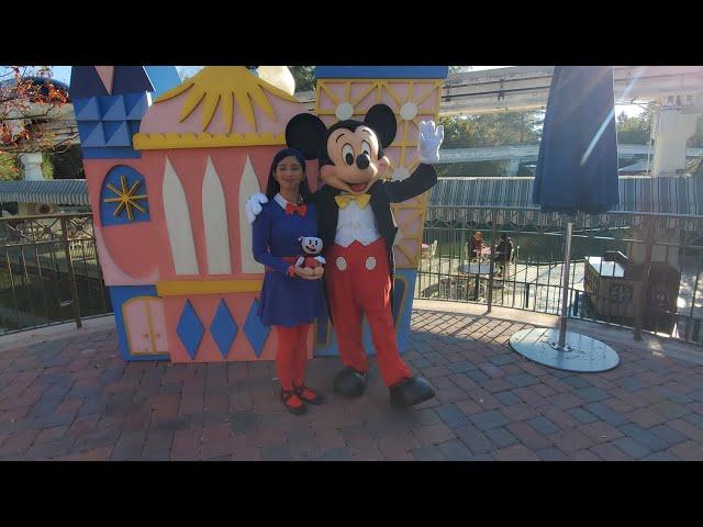 I as Berry Violet meets Mickey Mouse at Disneyland December 2022