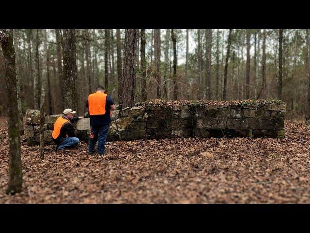 MYSTERIOUS ROCK WALL GRAVE FOUND IN THE WOODS OF GEORGIA! Boynton Cemetery