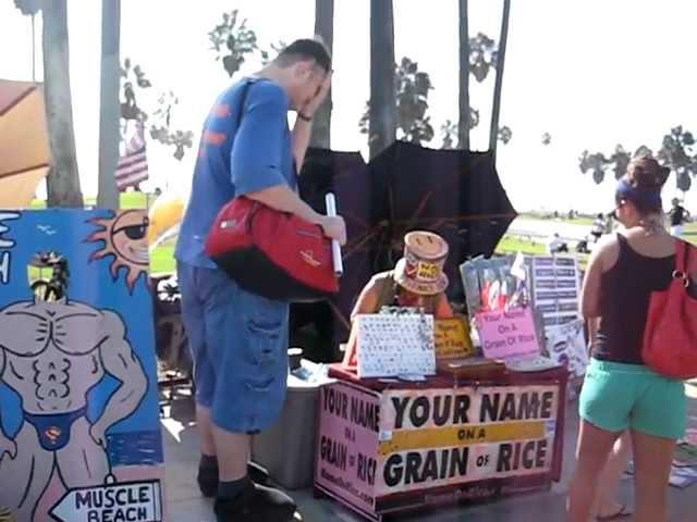 AMERICAS TALLEST MAN GIANT IGOR GETS NAME ON RICE VENICE BEACH CALIF 2008