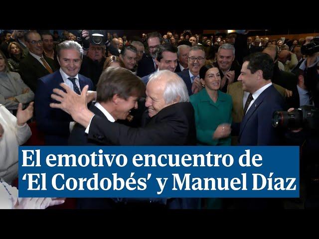 El emotivo encuentro de Manuel Benítez 'El Cordobés' y su hijo Manuel Díaz ante las cámaras