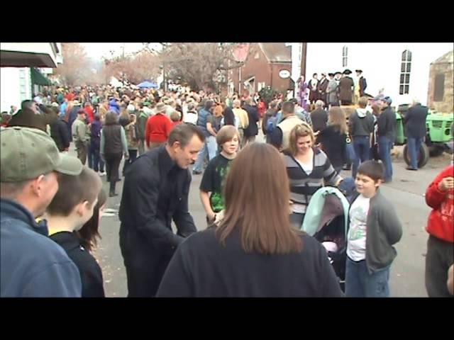 Learn how to do Magic!  Watch Steve Kish the "Strolling Magician" perform street magic