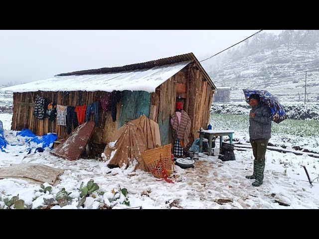 Himalayan Village Life | Nepal | Most Peaceful And Very Relaxing Life into the Snow | RealNepaliLife