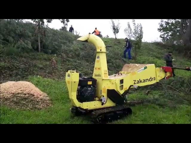 Tracked wood chipper _ Rębak gąsienicowy Zakandra Agrinova