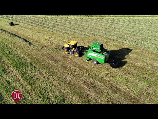 JCB Fastrac 4220 with a McHale Fusion Vario