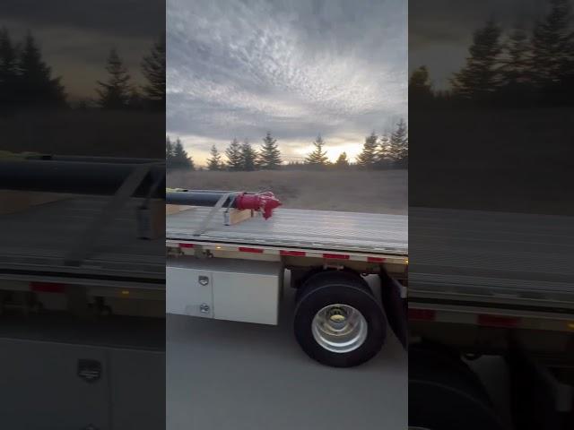 Peterbilt pulling flatbed Fond Du Lac Wisconsin! #trucking #truck #truckdriver #shorts