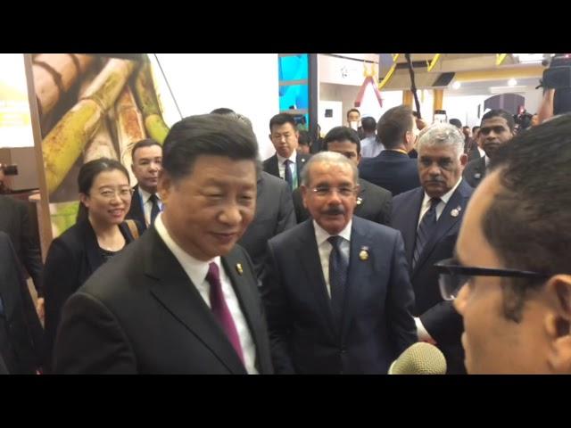 Danilo Medina recibe a homólogo chino, Xi Jinping, en stand de República Dominicana en CIIE