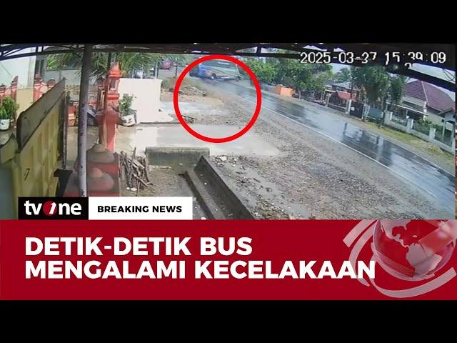Bus Penumpang Alami Kecelakaan di Jambi, Diduga Sopir Bus Mengantuk | Breaking News tvOne