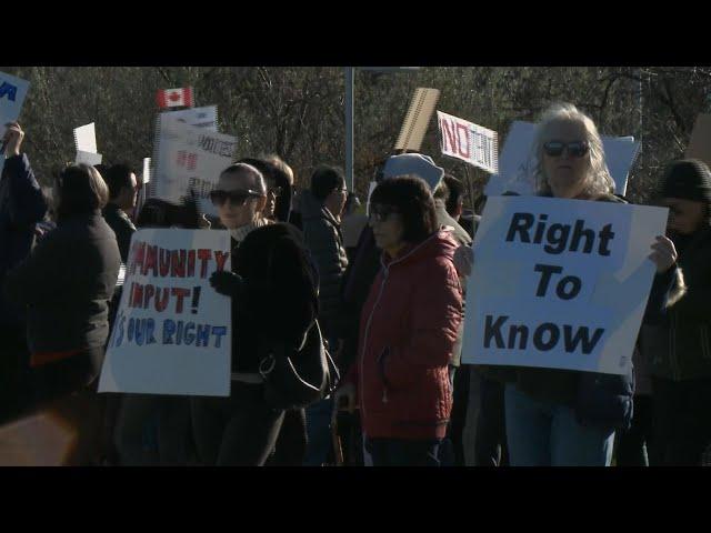 Protests held over Ottawa's plan to house asylum seekers