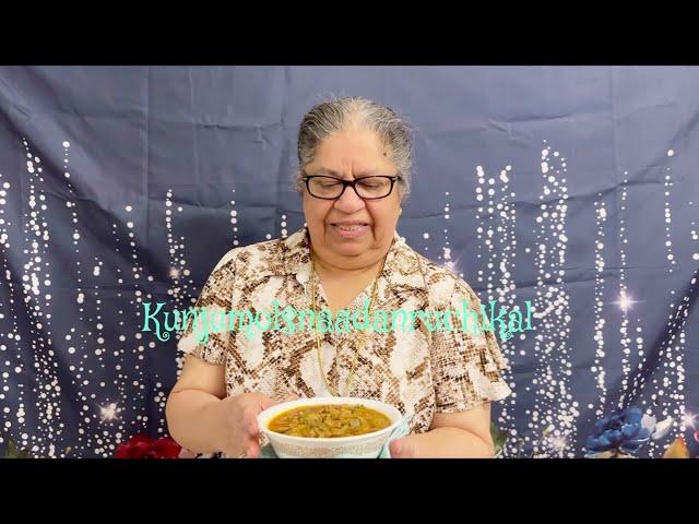 Vendakka Theeyal (Okra with roasted coconut gravy)! 
