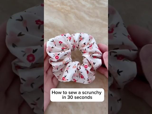 How to sew scrunchies #sewing #sewingpatterns #tips #howto #guide #tutorial #diy #scrunchies