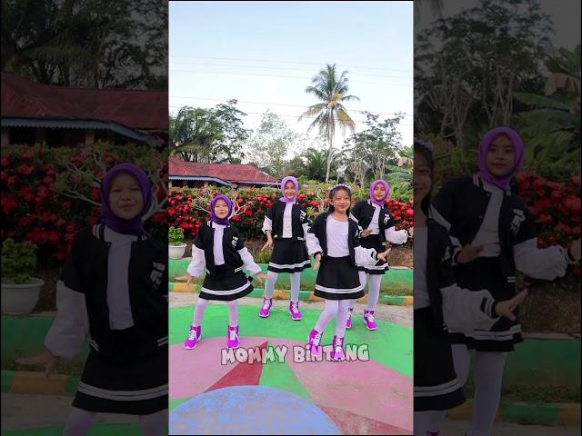 kira kira nazwa kesurupan apa tu guys wkwk  #dance #viral #shorts #fyp #mommybintang #bocilsquad