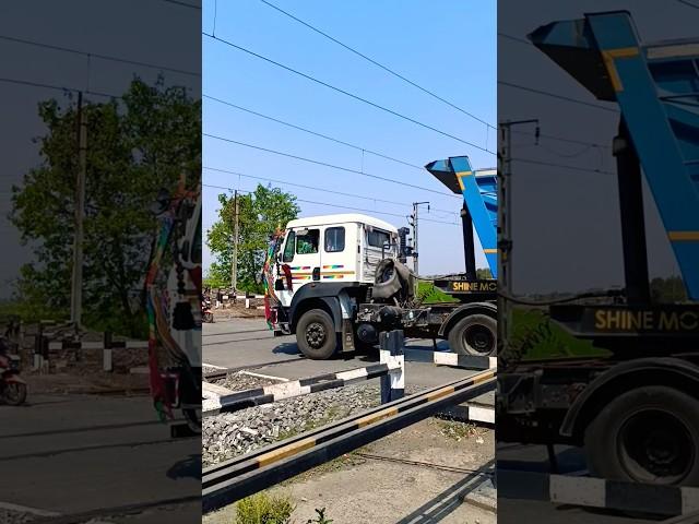 Ashok Leyland Truck at railgate #shorts