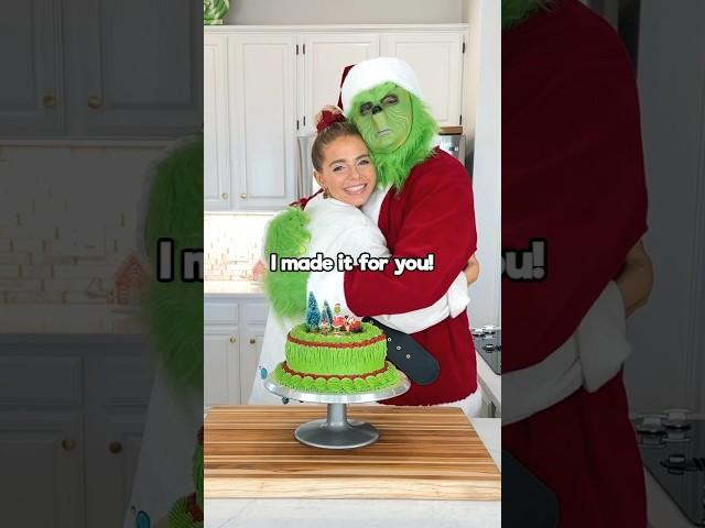 I made a CAKE for the GRINCH