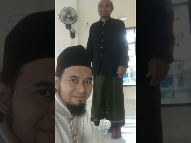 Berburu Pahala bersama Santri Kalong Garut keresek,Ust Hasan Tuhaera