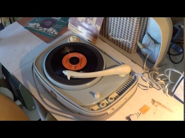 Supraphon GE080 koffergrammofoon uit 1958