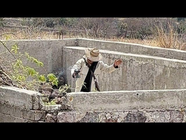 Chamán estaba realizando brujería en una alberca del cerro