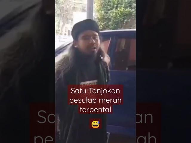 Gus Samsudin (Satu Tonjokan Saja Pesulap Merah Terpental )