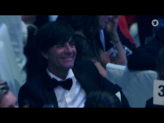 Joachim Löw   die Story  Weltmeister im freien Fall S01 E02   ARD Mediathek