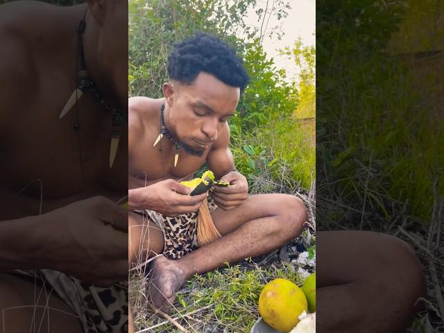 Survive in jungle by eating fruits #africa #survivalskills #africanfood #food #junglesurvive #fruit