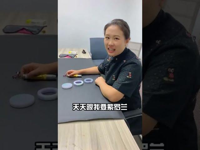 翡翠手鐲翡翠知識：你們懂紫羅蘭翡翠手鐲嗎？這三只“紫羅蘭”手鐲該怎麼區分呢？