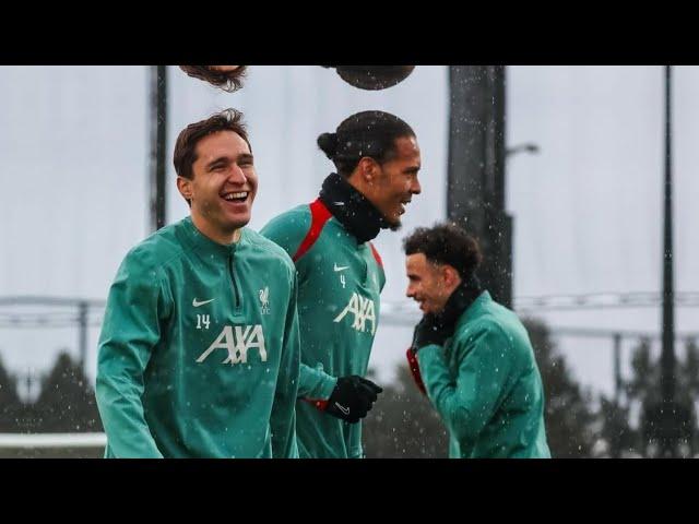 INSIDE TRAINING | Chiesa destroys Van Dijk in Liverpool training Liverpool training